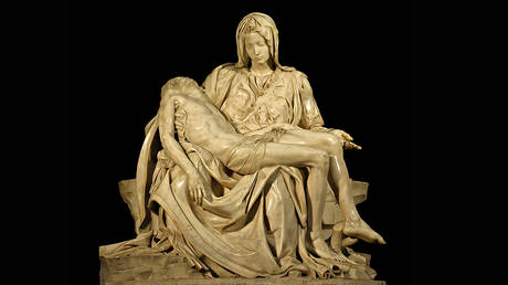 Michelangelo's Pietà © Wikipedia