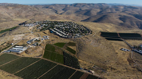 The Jewish settlement of Kochav HaShachar, in the Israeli-occupied West Bank, June 23, 2020. © Reuters / Ilan Rosenberg