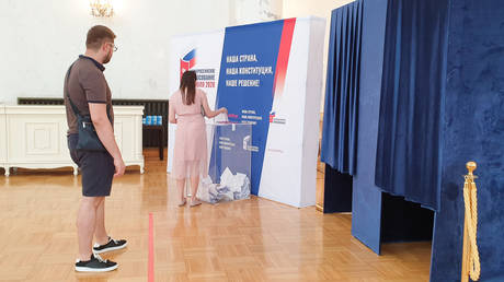 People vote on amendments to the Russian Constitution. © Sputnik / Anna Ratkoglo