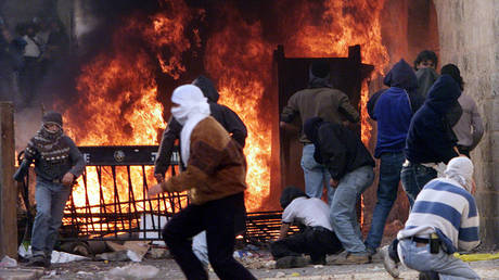 FILE PHOTO: Palestinians in Jerusalem Old City, 2000 © Reuters