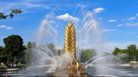 'The Golden Ear of Wheat' fountain at VDNH park in Moscow