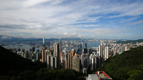 FILE PHOTO: A general view of Victoria Harbour from the Peak in Hong Kong, China © Reuters / Bobby Yip