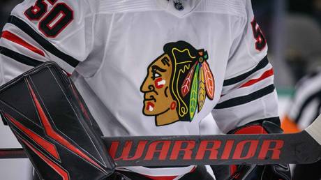 A view of the logo and hockey stick of Chicago Blackhawks goaltender Corey Crawford © REUTERS / Jerome Miron