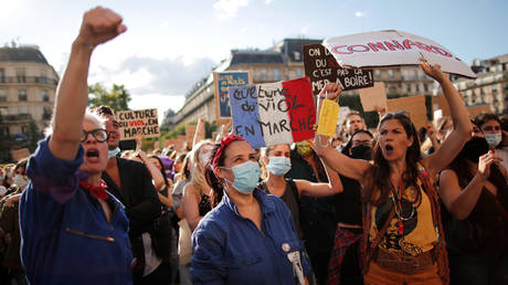 Feminist activists demonstrate against the appointments of French Interior Minister Gerald Darmanin. © Reuters / Benoit Tessier