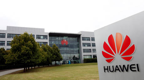 Huawei headquarters building is pictured in Reading, Britain July 14, 2020. © REUTERS/Matthew Childs