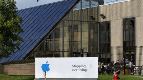 FILE PHOTO A view of buildings on The Apple campus in Cork, southern Ireland © AFP / PAUL FAITH