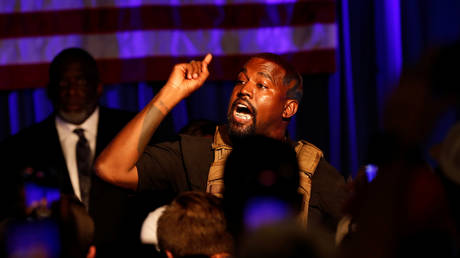 Rapper Kanye West holds his first rally in support of his presidential bid in North Charleston, South Carolina, U.S. July 19, 2020. © REUTERS/Randall Hill