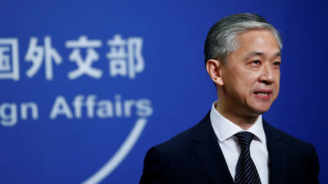 FILE PHOTO: Spokesman for Chinese Foreign Ministry Wang Wenbin speaks during a news conference in Beijing, China July 17, 2020. © Reuters/Tingshu Wang