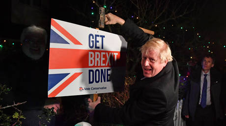 Boris Johnson campaigns in South Benfleet, Britain. ©  Pool via REUTERS / Ben Stansall