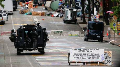 FILE PHOTO: Seattle Police retake the CHOP area in Seattle, Washington, US, July 1, 2020