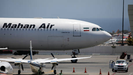 A Mahan Air jet © REUTERS/Carlos Garcia Rawlins