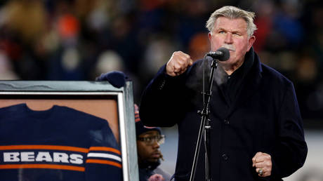 FILE PHOTO: Former Chicago Bears player and coach, Mike Ditka