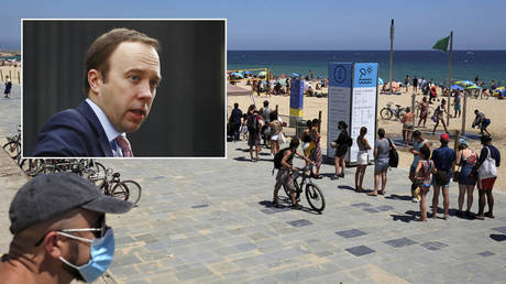 (Top left) UK Health Minister Matt Hancock © REUTERS/Hannah McKay (Main) People queue to enter the beach in Barcelona, Spain © REUTERS/Nacho Doce