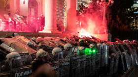 ‘Pure terrorism’: Serbian president denounces violence as 4th day of protests results in more clashes & arrests (VIDEOS)