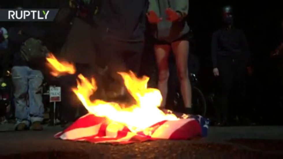 WATCH 'peaceful' Portland protesters burn Bible & flag, 24 hours after torching pig's head in cop hat