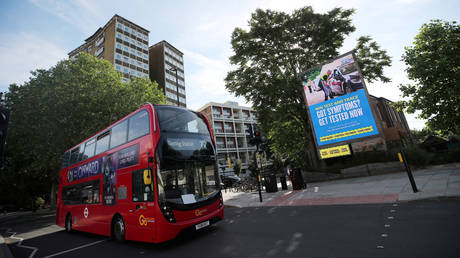 A government and NHS Test and Trace advert is seen on a billboard in London, Britain, June 2, 2020. © Reuters / Hannah McKay / File Photo