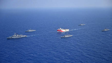 Turkish survey vessel Oruc Reis escorted by Turkish warships in the Mediterranean Sea off Antalya on August 21, 2020. © Turkish Defense Ministry / AFP
