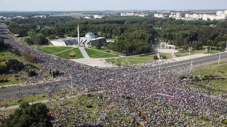 Opposition supporters take part in a rally against presidential election results in Minsk. ©Tut.By via REUTERS