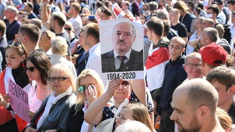 Participants of the protest on Independence Avenue in Minsk.