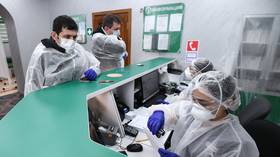‘Coronavirus doesn’t exist!’ Moscow man BUSTS UP Covid-19 test lab, terrorizes staff & visitors (VIDEO)