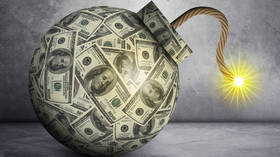 Endgame για την Αμερική: Το δολάριο κυριολεκτικά ένα BOMB που θα μπορούσε να πέσει κάθε μέρα, προειδοποιεί ο Peter Schiff