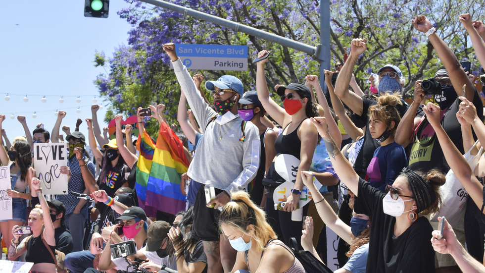 Hollywood’s hollow virtue signaling in making random characters gay, does nothing to help progress the LGBTQ cause