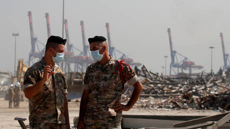 Members of the Lebanese army seen at the damaged site of Beirut's port area, in Beirut, Lebanon, August 31, 2020 © Reuters / Gonzalo Fuentes