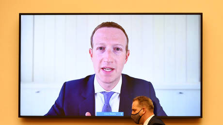 Zuckerberg testifying to Congress. FILE PHOTO © Reuters / Pool New