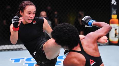 'The Karate Hottie' Michelle Waterson outlasts Angela Hill in tense back-and-forth battle at UFC Vegas 10 (VIDEO)