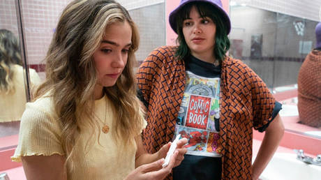 Unpregnant (2020) Dir: Rachel Lee Goldenberg © HBO Max