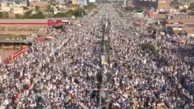 Tens of thousands in Pakistan protest Charlie Hebdo’s reprint of Prophet Mohammed cartoon (VIDEO)