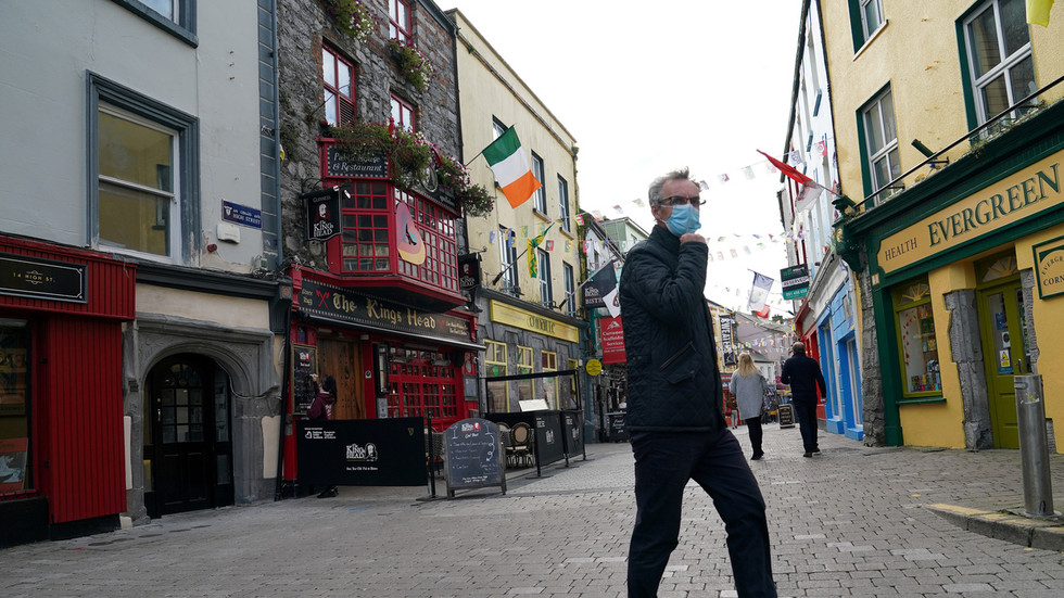 Ireland to put nation under 'Europe's strictest' quarantine for six weeks amid record daily Covid-19 infections