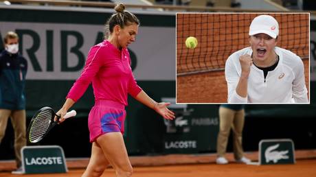 Top seed Halep suffered a shock French Open exit to Swiatek. © AFP / Reuters
