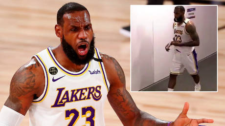 Los Angeles Lakers star LeBron James walked off court against Miami Heat in the NBA finals © Kim Klement / USA Today Sports | © Twitter / SportsCenter