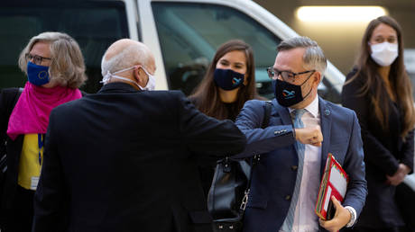 German Federal Foreign Office, Michael Roth, arrives at the European Council building in Luxembourg, October 13, 2020 © Virginia Mayo/Pool via REUTERS