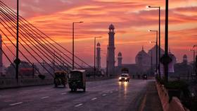 Pakistan invites US firms to bring in investment & advanced technology