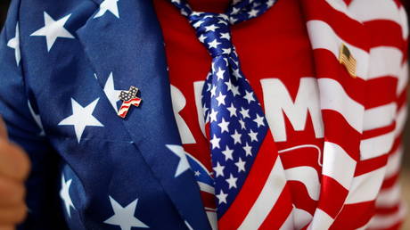 A supporter wearing the colors of the U.S. flag attends a rally from Donald Trump Jr for U.S. President Donald Trump © REUTERS/Edgard Garrido
