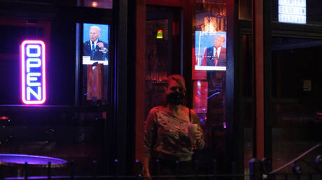Broadcast of the final round of the debate with the participation of US President Donald Trump and his rival-the US presidential candidate from the Democratic party Joe Biden in a bar in New York.