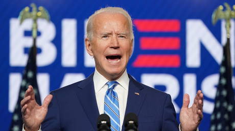 U.S. Democratic presidential nominee Joe Biden speaks about voting results from the 2020 U.S. presidential election in Wilmington, Delaware, U.S., November 4, 2020. © REUTERS/Kevin Lamarque