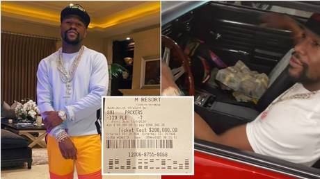 Boxing icon Mayweather flashed the cash after a huge betting win. © Instagram @floydmayweather