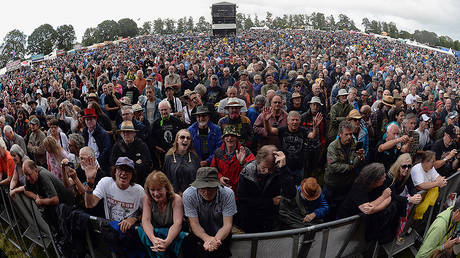 England, Oxfordshire, Cropredy, Panoramic of the crowd at the festival. © Getty Images/Eye Ubiquitous/Universal Images Group/Bob Battersby