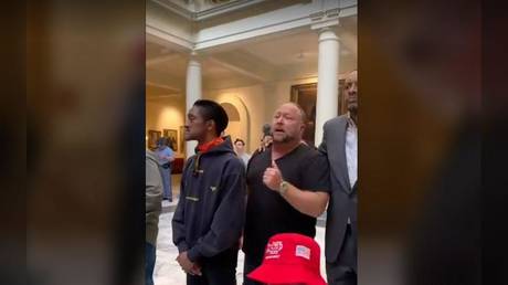 Alex Jones (center) leads protesters who occupied the Georgia state capitol, Atlanta, November 18, 2020