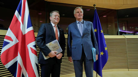 EU chief Brexit negotiator Michel Barnier and British PM's Europe adviser David Frost in Brussels, Belgium, March 2, 2020. © Reuters / Oliver Hoslet / Pool