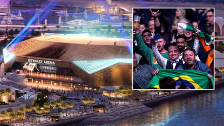 Fans could return to the UFC when Conor McGregor fights Dustin Poirier on Fight Island in Abu Dhabi © Instagram / etihadarena.ae | © Mike Blake / Reuters