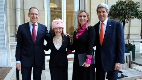 Psaki with Russian counterpart Maria Zakharova, U.S. Secretary of State John Kerry and Russian Foreign Minister Sergey Lavrov in Paris, January 13, 2014 © Wikipedia / U.S. Department of State
