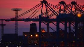 Serbia links economic ties with Russia-led free trade zone