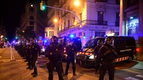 WATCH: Cops flee as citizens fight off attempted evictions in Barcelona