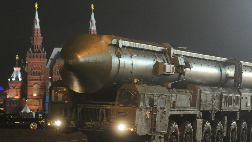 Nuclear war between US & Russia more likely as Americans ‘share’ bombs