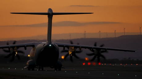 An RAF A400M military transport plane taxis on a runway (FILE PHOTO) © REUTERS/Darren Staples