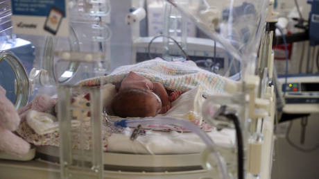 UK inquiry into infant deaths calls for URGENT overhaul of maternity care in NHS hospitals